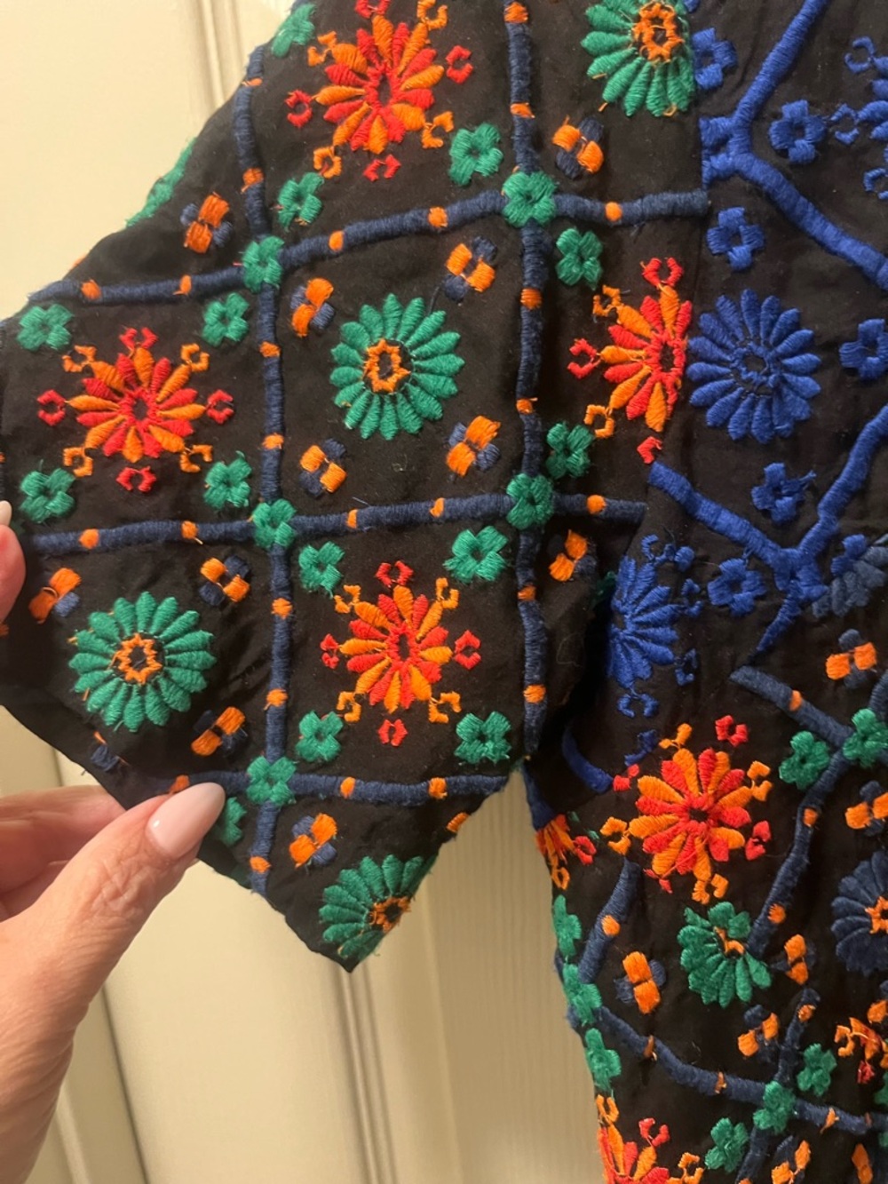 Top Shop Women’s Embroidered Boho Crop Top Black W/ Blue, Orange & Green Size 6 - Picture 5 of 9